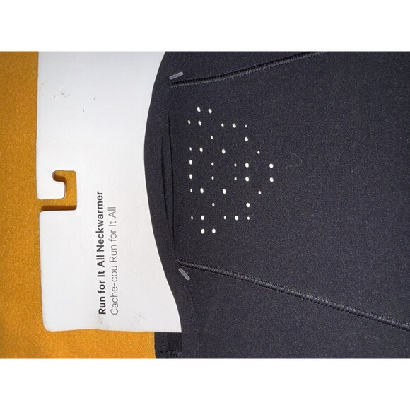 Lululemon Run It Out Neck Warmer Reflective Size O/S Black NWT - Picture 3 of 10